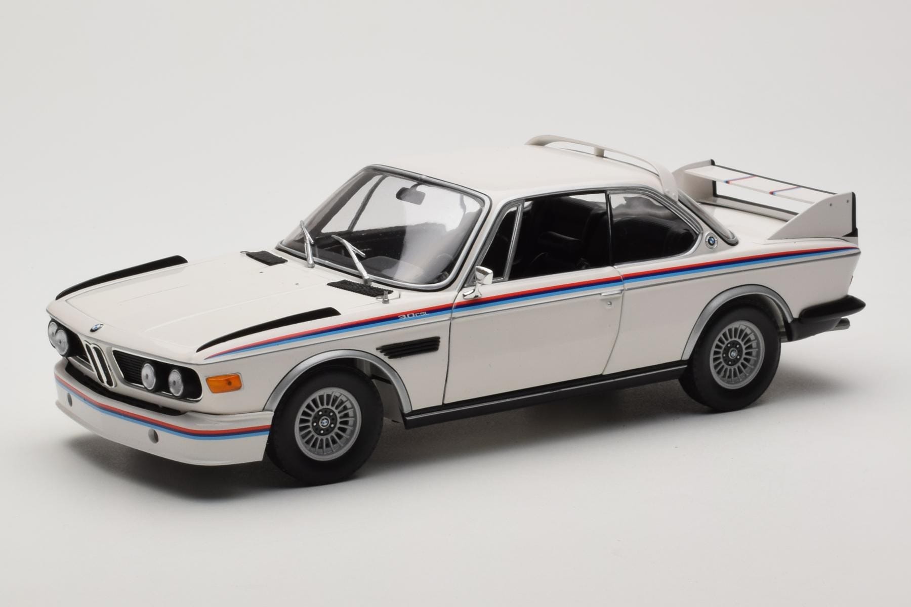 BMW 3.0 CSL E9 Bílý Heritage Edition Minichamps 1:18 80432411550 Kov