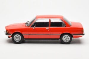BMW 318 E21 Červený KK-Scale 1:18 KKDC180041 Kov – obrázek 3 z 6