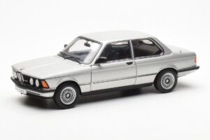 BMW 323i E21 Aspen Stříbrný AUTOart 1:18 80430433552