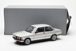 BMW 323i E21 Aspen Stříbrný AUTOart 1:18 80430433552 Kov – obrázek 8 z 8