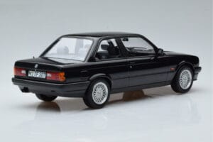 BMW 325i E30 Černý Norev 1:18 183203 Kov – obrázek 2 z 6