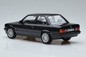 BMW 325i E30 Černý Norev 1:18 183203 Kov – obrázek 5 z 6