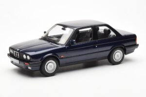 BMW 325i E30 Modrý Metalíza Norev 1:18