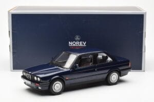 BMW 325i E30 Modrý Metalíza Norev 1:18 183201 Kov – obrázek 6 z 6
