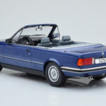 BMW 325i E30 Kabriolet Modrý MCG 1:18 - image 4 of 5