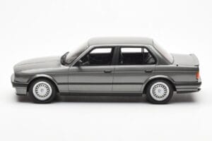 BMW 325i E30 Sedan Dolphin Šedý Otto 1:18 OT819 Pryskyřice – obrázek 3 z 6