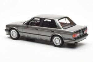 BMW 325i E30 Sedan Dolphin Šedý Otto 1:18 OT819 Pryskyřice – obrázek 5 z 6