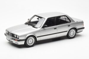 BMW 325i E30 Stříbrný Otto 1:18 OT912