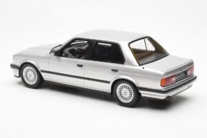 BMW 325i E30 Stříbrný Otto 1:18 OT912 Pryskyřice – obrázek 5 z 6