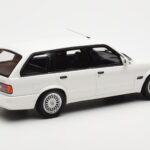 BMW 325i E30 Touring M Package Bílý Otto 1:18 OT238 - image 2 of 5