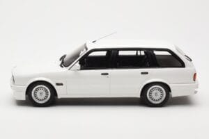 BMW 325i E30 Touring M Package Bílý Otto 1:18 OT238 Pryskyřice – obrázek 3 z 5