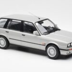 BMW 325i E30 Touring Stříbrný Norev 1:18 183216 - image 4 of 6