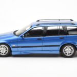 BMW 328i E36 Touring M Package Modrý Otto 1:18 - image 3 of 6