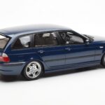 BMW 330i E46 Touring Modrý Otto 1:18 - image 2 of 6