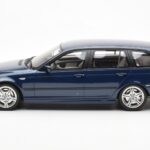 BMW 330i E46 Touring Modrý Otto 1:18 - image 3 of 6