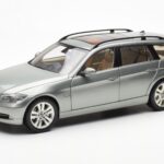 BMW 330i E91 Touring Šedý Metallic Kyosho 1:18