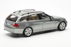 BMW 330i E91 Touring Šedý Metallic Kyosho 1:18 80430394359 Kov – obrázek 3 z 8