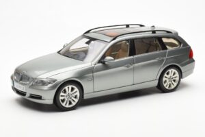 BMW 330i E91 Touring Šedý Metallic Kyosho 1:18 80430394359