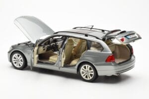 BMW 330i E91 Touring Šedý Metallic Kyosho 1:18 80430394359 Kov – obrázek 5 z 8
