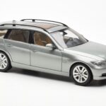 BMW 330i E91 Touring Šedý Metallic Kyosho 1:18 - image 6 of 8