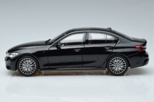 BMW 330i G20 Černý Metalíza Norev 1:18 183277 Kov – obrázek 4 z 7