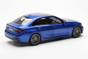 BMW 330i G20 Portimao Modrý Metallic Norev 1:18 80432450999 Kov – obrázek 3 z 8