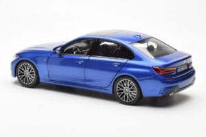 BMW 330i G20 Portimao Modrý Metallic Norev 1:18 80432450999 Kov – obrázek 7 z 8