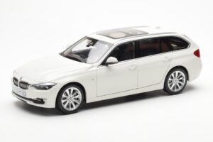 BMW 335i F31 Touring Alpine Bílý Paragon 1:18