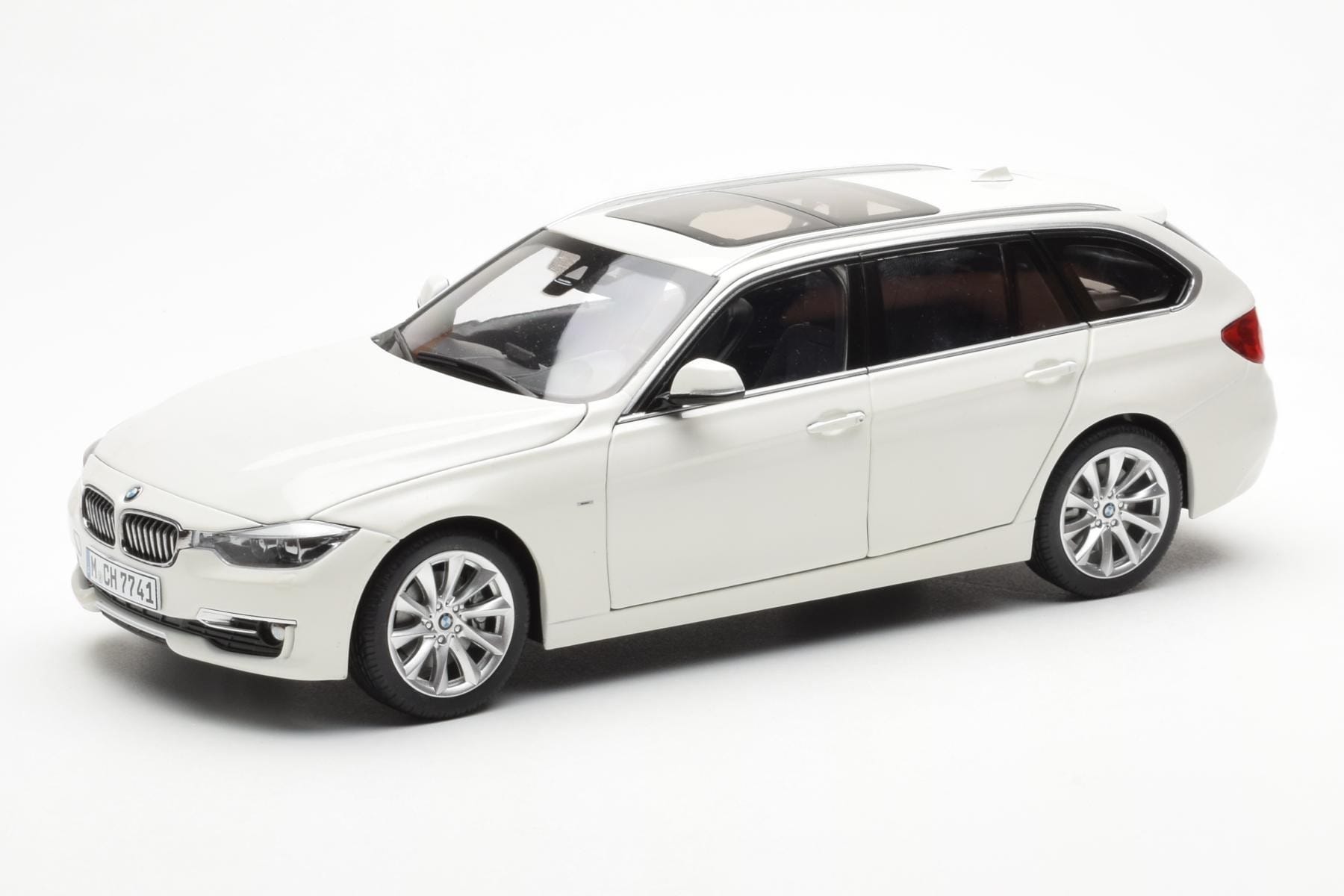 BMW 335i F31 Touring Alpine Bílý Paragon 1:18 80432244242 Kov
