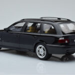 BMW 540 E39 Touring M Package Černý Otto 1:18 - image 5 of 6