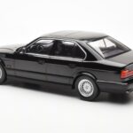 BMW 540i E34 Černý Metallic MCG 1:18 - image 5 of 6