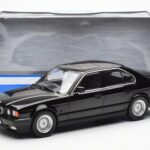 BMW 540i E34 Černý Metallic MCG 1:18 - image 6 of 6