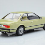 BMW 628 CSi E24 Světle Zelený MCG 1:18 - image 2 of 5