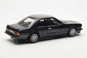 BMW 635 CSi E24 Diamant Černý Metalíza AUTOart 1:18 70521 Kov – obrázek 3 z 8