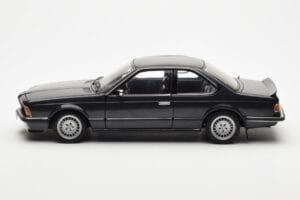 BMW 635 CSi E24 Diamant Černý Metalíza AUTOart 1:18 70521 Kov – obrázek 4 z 8