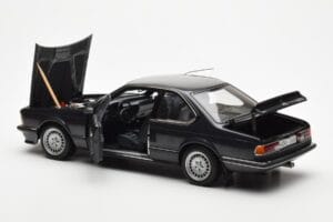 BMW 635 CSi E24 Diamant Černý Metalíza AUTOart 1:18 70521 Kov – obrázek 5 z 8
