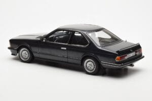 BMW 635 CSi E24 Diamant Černý Metalíza AUTOart 1:18 70521 Kov – obrázek 7 z 8