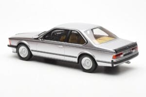 BMW 635 CSi E24 Stříbrný Otto 1:18 OT313 Pryskyřice – obrázek 5 z 6