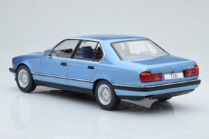 BMW 7 Series E32 730i Modrý MCG 1:18 MCG18160 Kov – obrázek 4 z 5