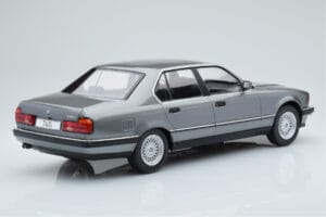 BMW 7 Series E32 740i Stříbrný MCG 1:18 MCG18161 Kov – obrázek 2 z 5