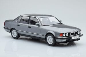 BMW 7 Series E32 740i Stříbrný MCG 1:18 MCG18161 Kov – obrázek 3 z 5