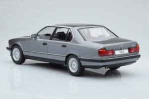 BMW 7 Series E32 740i Stříbrný MCG 1:18 MCG18161 Kov – obrázek 4 z 5