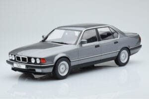 BMW 7 Series E32 740i Stříbrný MCG 1:18 MCG18161 Kov