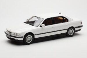 BMW 750iL E38 Asia Exclusive Bílý Otto 1:18 OT836