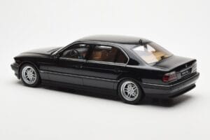 BMW 750iL E38 Černý Otto 1:18 OT609 Pryskyřice – obrázek 5 z 6