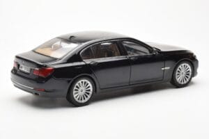 BMW 750Li F02 Facelift Carbon Černý Kyosho 1:18 08784BK Kov – obrázek 3 z 8