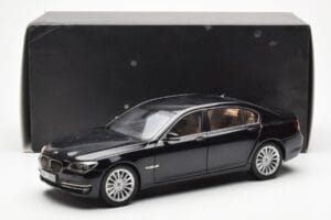 BMW 750Li F02 Facelift Carbon Černý Kyosho 1:18 08784BK Kov – obrázek 8 z 8