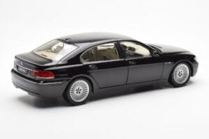 BMW 760Li E66 Černý Kyosho 1:18 08572BK Kov – obrázek 3 z 9