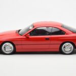 BMW 850 CSi E31 Červený Otto 1:18 - image 3 of 6