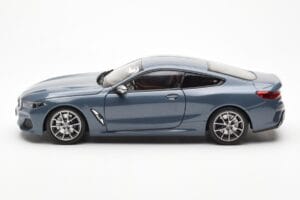 BMW 850i G15 Barcelona Blue Metallic Norev 1:18 80432450995 Kov – obrázek 4 z 8
